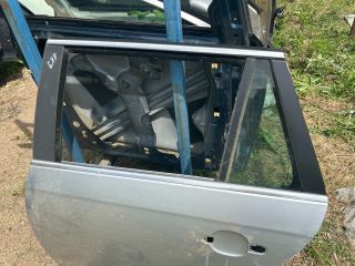 bontott VW GOLF V Bal hátsó Ajtó (Üres lemez)