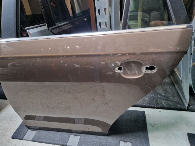 bontott VW GOLF V Bal hátsó Ajtó (Üres lemez)