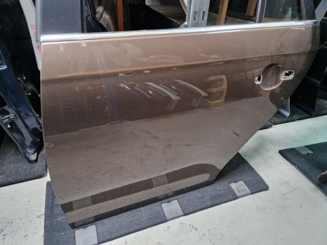 bontott VW GOLF V Bal hátsó Ajtó (Üres lemez)