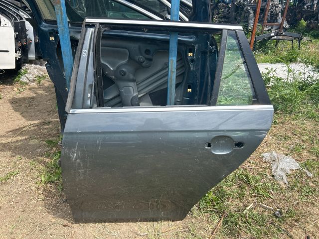 bontott VW GOLF V Bal hátsó Ajtó (Üres lemez)