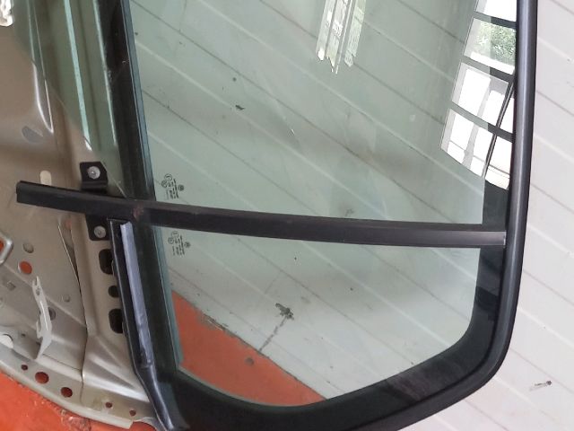 bontott VW GOLF V Bal hátsó Ajtó (Üres lemez)