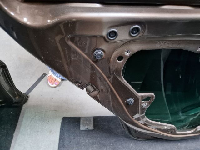 bontott VW GOLF V Bal hátsó Ajtó (Üres lemez)