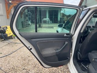 bontott VW GOLF V Bal hátsó Ajtó (Üres lemez)