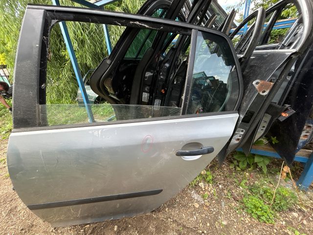 bontott VW GOLF V Bal hátsó Ajtó (Üres lemez)