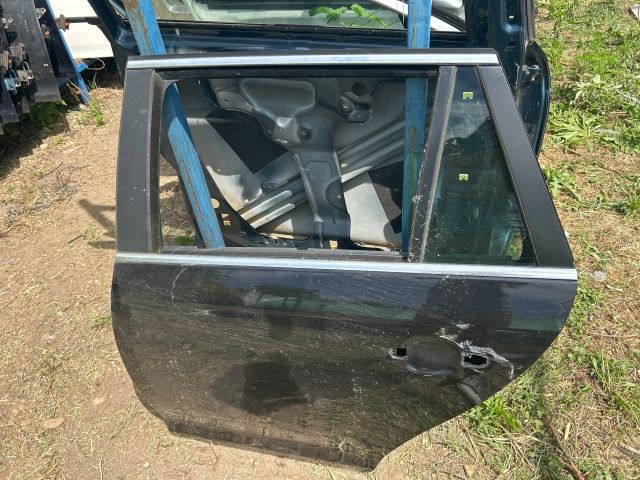 bontott VW GOLF V Bal hátsó Ajtó (Üres lemez)