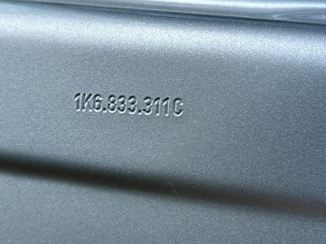 bontott VW GOLF V Bal hátsó Ajtó (Üres lemez)