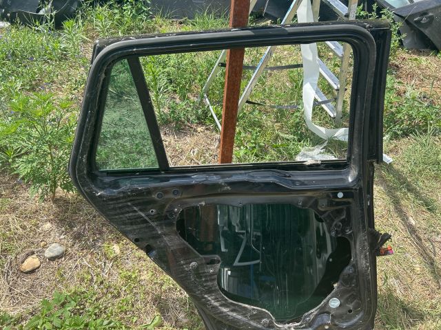 bontott VW GOLF V Bal hátsó Ajtó (Üres lemez)