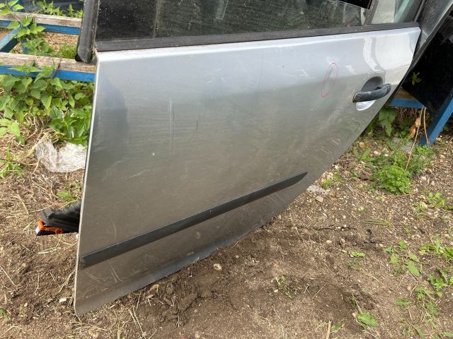 bontott VW GOLF V Bal hátsó Ajtó (Üres lemez)