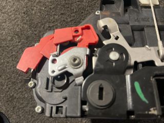 bontott VW GOLF V Bal hátsó Ajtózár