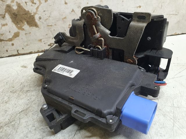 bontott VW GOLF V Bal hátsó Ajtózár