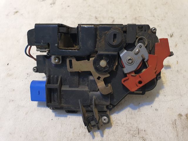 bontott VW GOLF V Bal hátsó Ajtózár