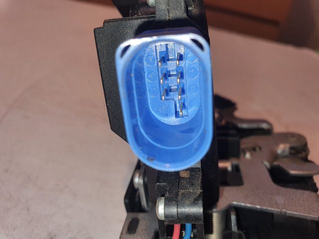 bontott VW GOLF V Bal hátsó Ajtózár