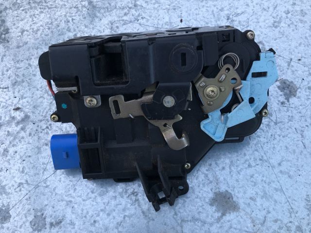 bontott VW GOLF V Bal hátsó Ajtózár