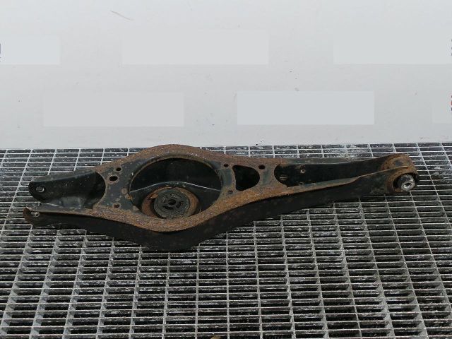 bontott VW GOLF V Bal hátsó Alsó Lengőkar