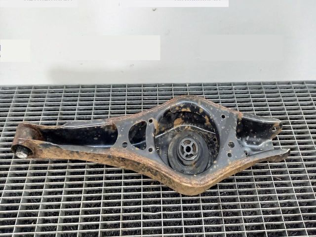 bontott VW GOLF V Bal hátsó Alsó Lengőkar