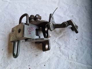 bontott VW GOLF V Bal hátsó Alsó Zsanér