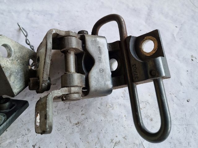 bontott VW GOLF V Bal hátsó Alsó Zsanér