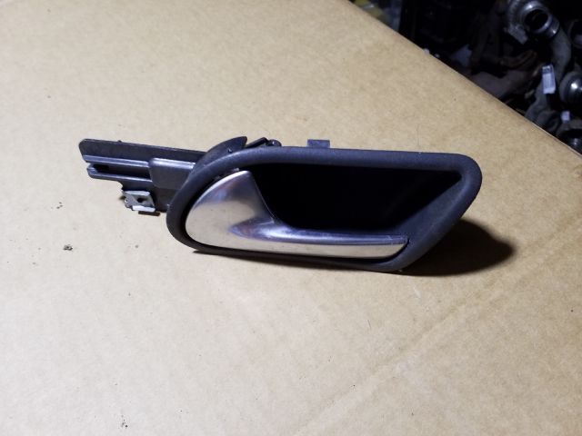 bontott VW GOLF V Bal hátsó Belső Kilincs