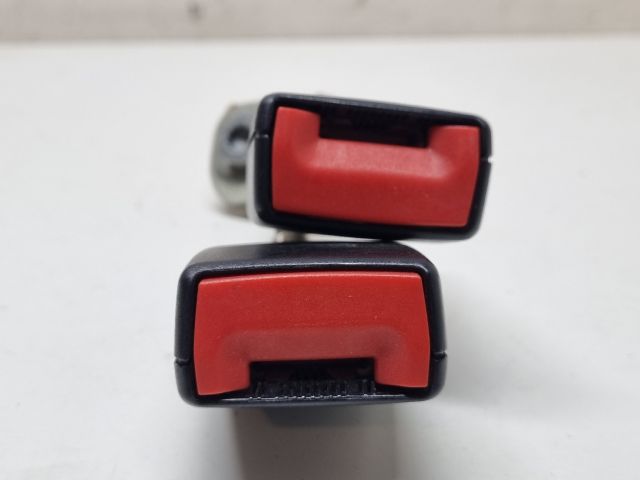 bontott VW GOLF V Bal hátsó Biztonsági Öv Csat