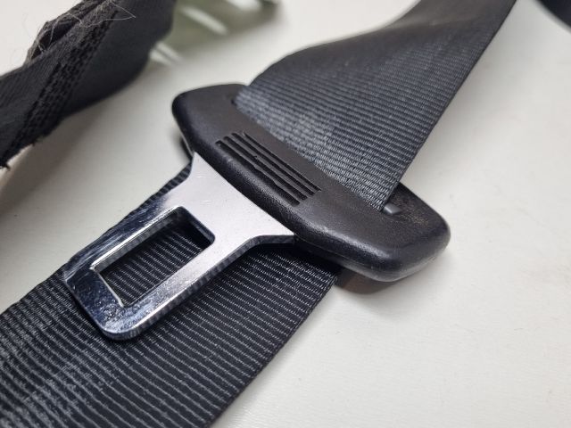 bontott VW GOLF V Bal hátsó Biztonsági Öv