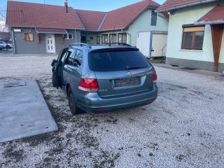 bontott VW GOLF V Bal hátsó Csonkállvány Kerékaggyal