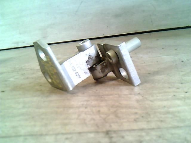 bontott VW GOLF V Bal hátsó Felső Zsanér