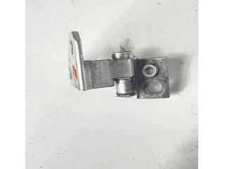 bontott VW GOLF V Bal hátsó Felső Zsanér