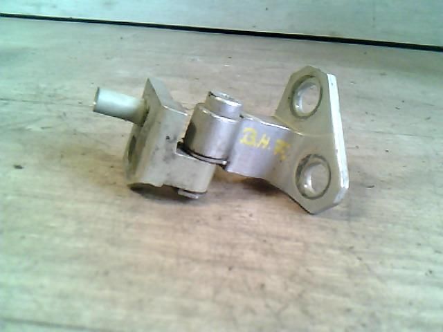 bontott VW GOLF V Bal hátsó Felső Zsanér