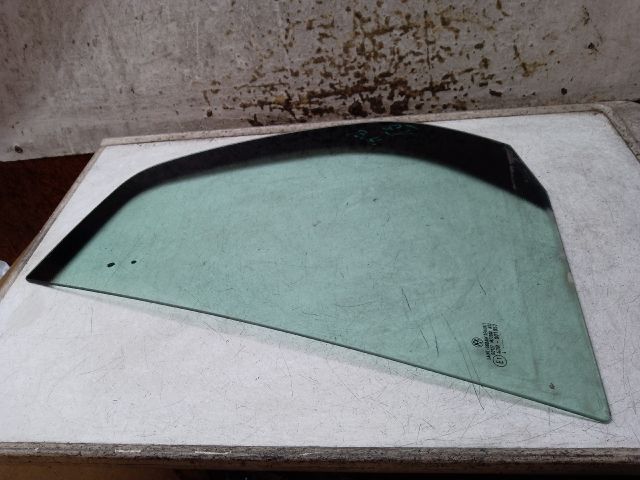 bontott VW GOLF V Bal hátsó Fixüveg (Ajtóban)