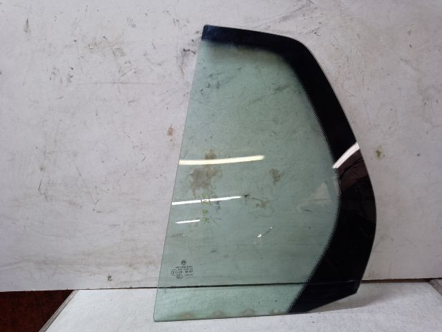 bontott VW GOLF V Bal hátsó Fixüveg (Ajtóban)