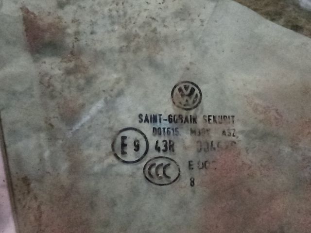 bontott VW GOLF V Bal hátsó Fixüveg (Ajtóban)