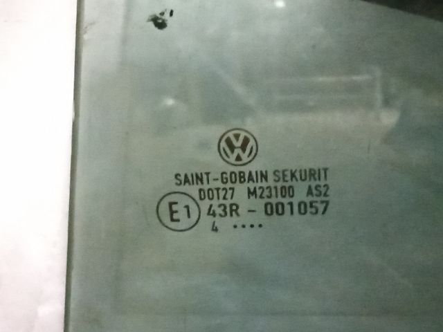 bontott VW GOLF V Bal hátsó Fixüveg (Ajtóban)