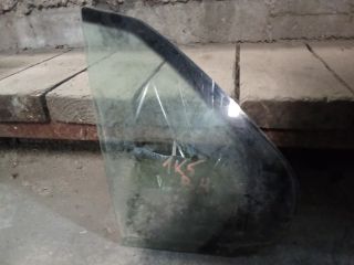 bontott VW GOLF V Bal hátsó Fixüveg (Ajtóban)