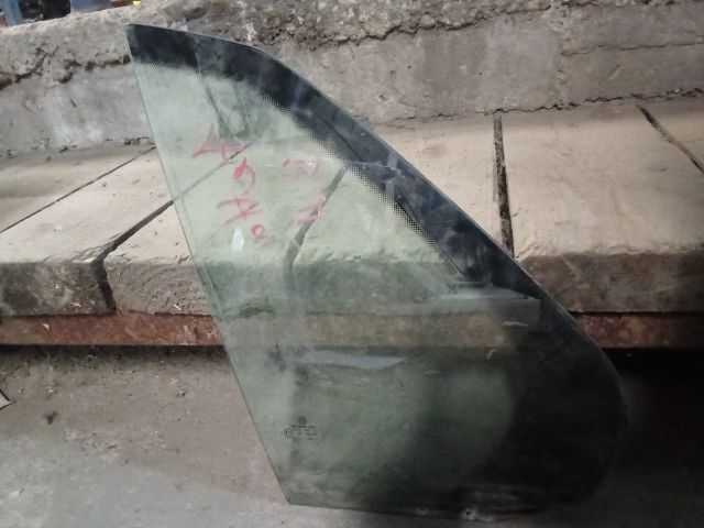 bontott VW GOLF V Bal hátsó Fixüveg (Ajtóban)