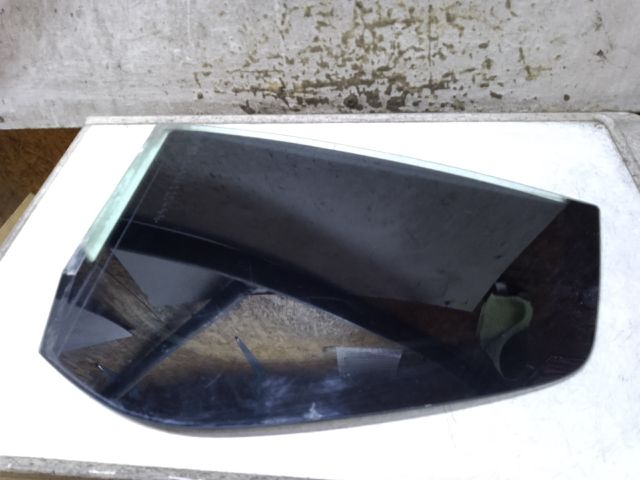 bontott VW GOLF V Bal hátsó Fixüveg (Ajtóban)