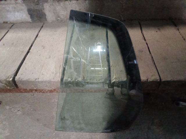 bontott VW GOLF V Bal hátsó Fixüveg (Ajtóban)