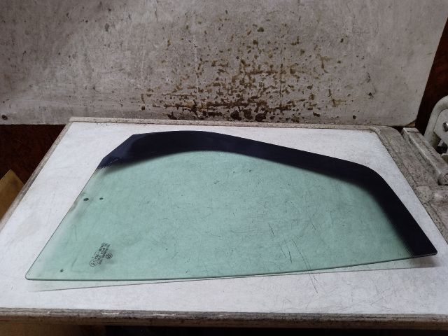 bontott VW GOLF V Bal hátsó Fixüveg (Ajtóban)