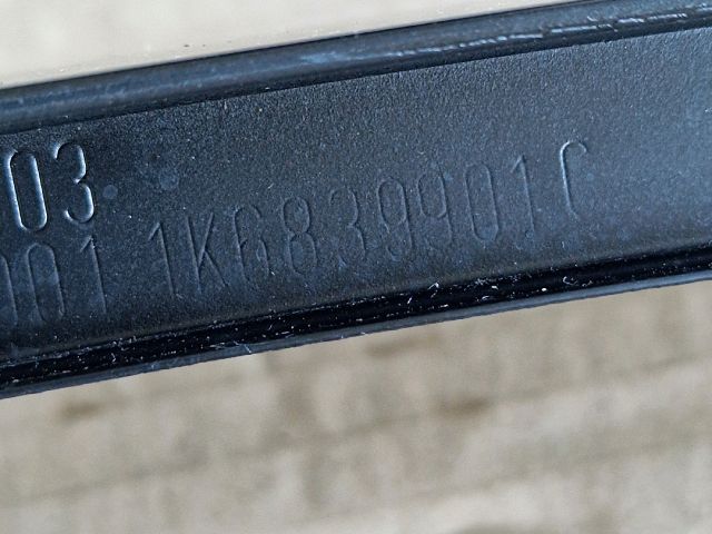 bontott VW GOLF V Bal hátsó Hátsó Ajtókeret Burkolat