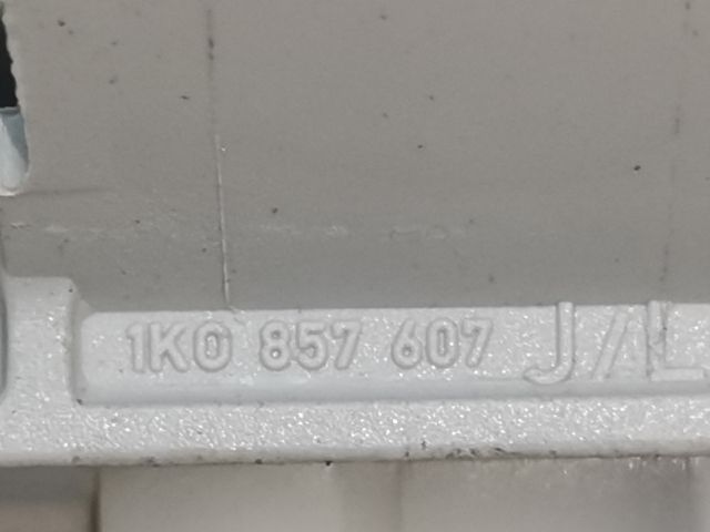 bontott VW GOLF V Bal hátsó Kapaszkodó (Felső)