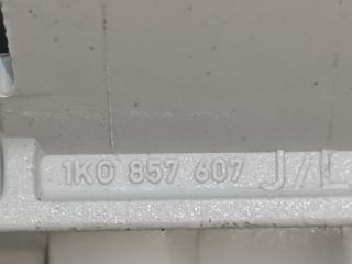 bontott VW GOLF V Bal hátsó Kapaszkodó (Felső)