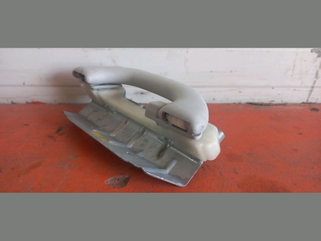 bontott VW GOLF V Bal hátsó Kapaszkodó (Felső)