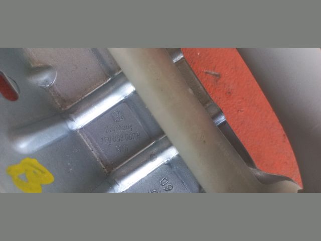 bontott VW GOLF V Bal hátsó Kapaszkodó (Felső)