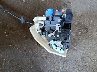 bontott VW GOLF V Bal hátsó Központizár Motor