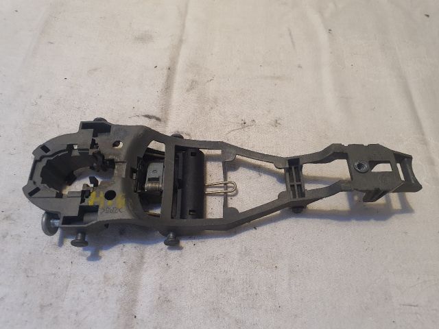 bontott VW GOLF V Bal hátsó Külső Kilincsfészek