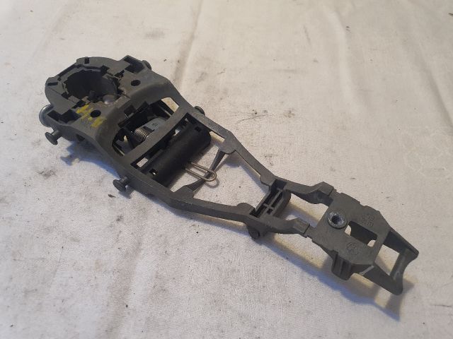 bontott VW GOLF V Bal hátsó Külső Kilincsfészek