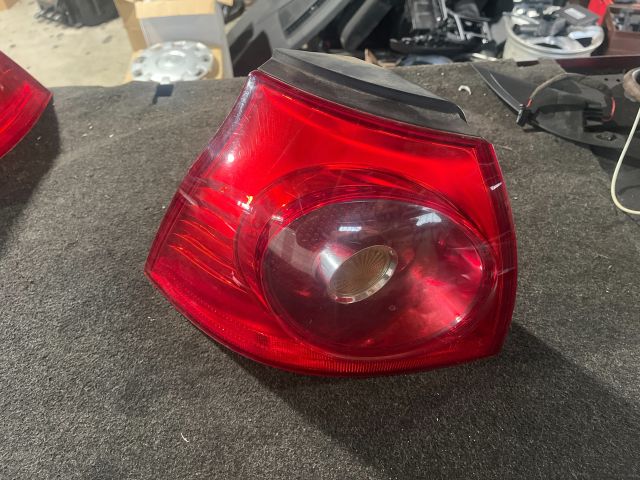 bontott VW GOLF V Bal Hátsó Lámpa