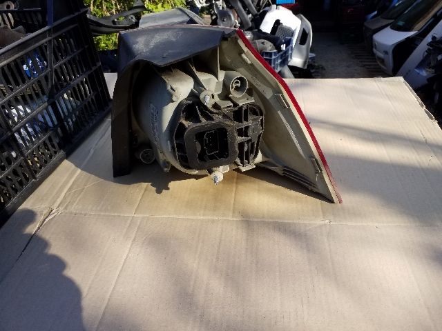 bontott VW GOLF V Bal Hátsó Lámpa