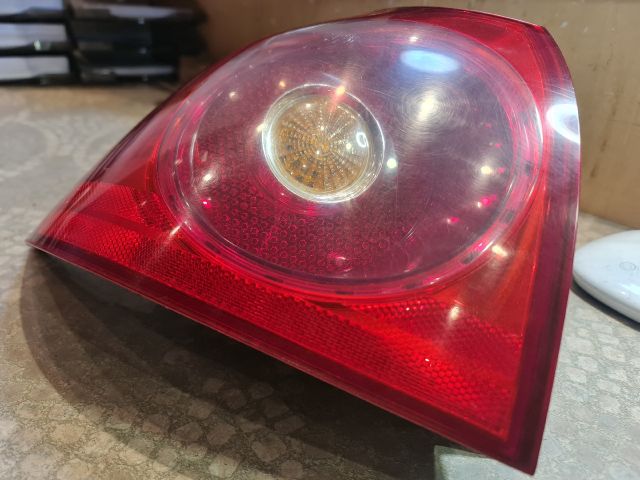bontott VW GOLF V Bal Hátsó Lámpa