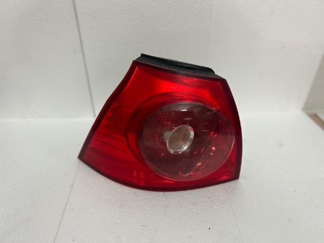 bontott VW GOLF V Bal Hátsó Lámpa