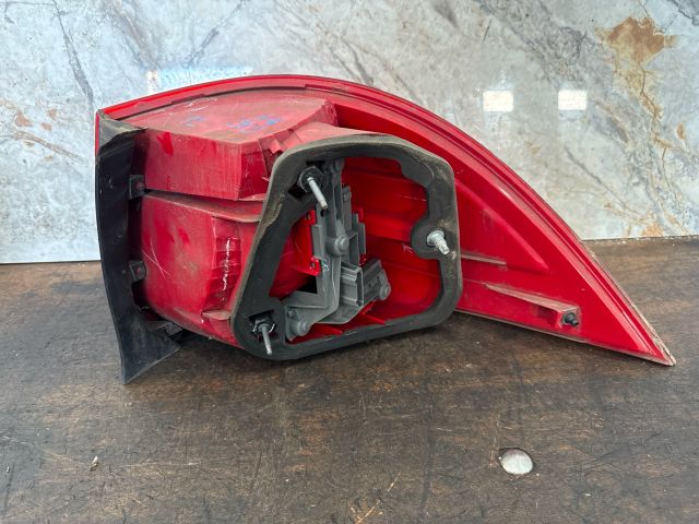 bontott VW GOLF V Bal Hátsó Lámpa